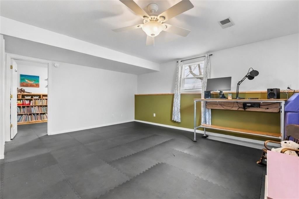 307 E Hickory Street — photo 26
