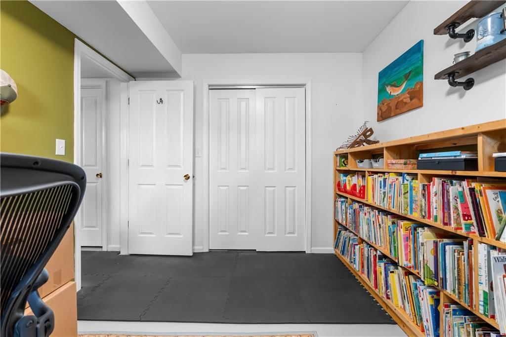 307 E Hickory Street — photo 29