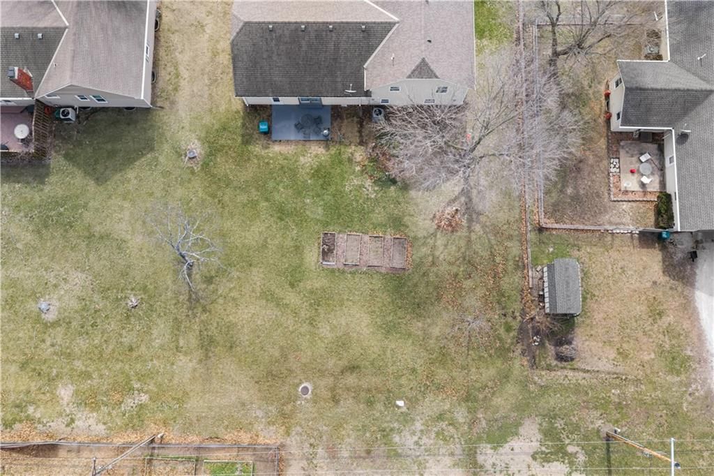 307 E Hickory Street — photo 36
