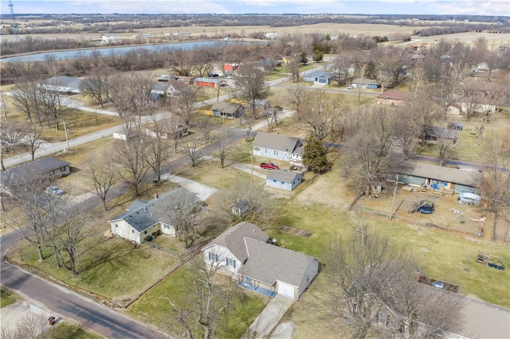 307 E Hickory Street — photo 39