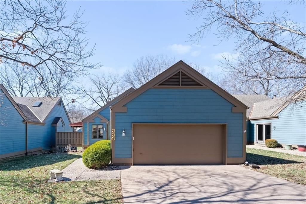 330 Lakeside Drive, Liberty, MO
