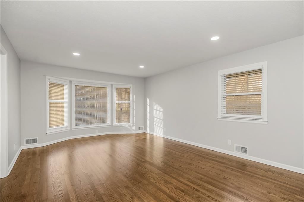 6506 Sterling Avenue — photo 4