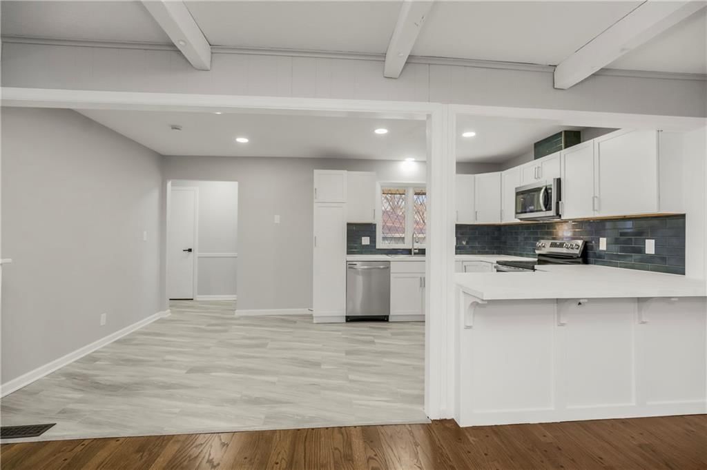 6506 Sterling Avenue — photo 11