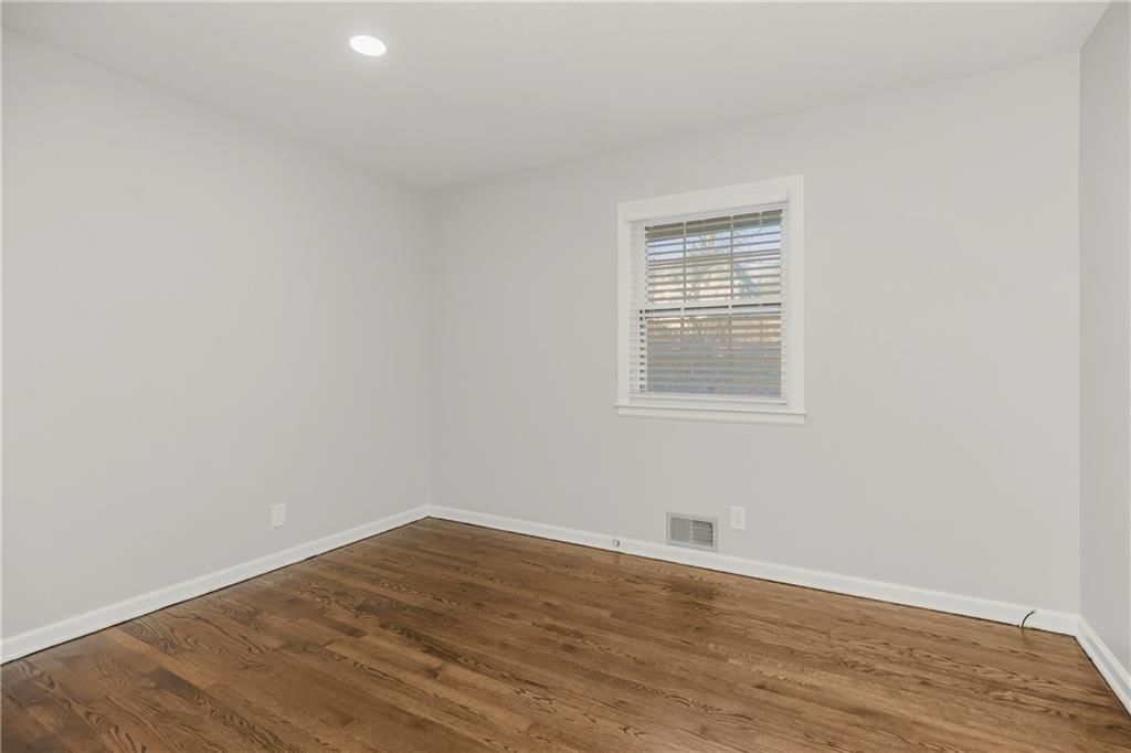 6506 Sterling Avenue — photo 14