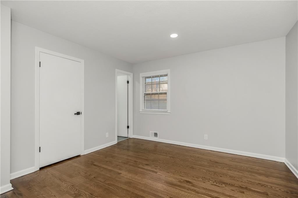 6506 Sterling Avenue — photo 21