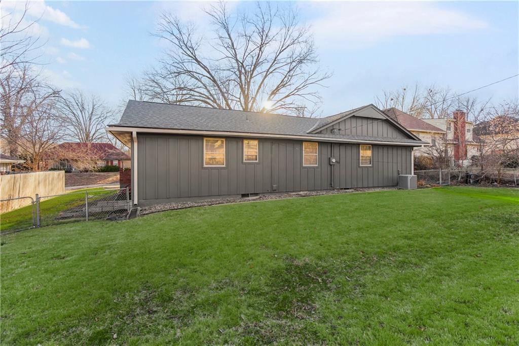 6506 Sterling Avenue — photo 27