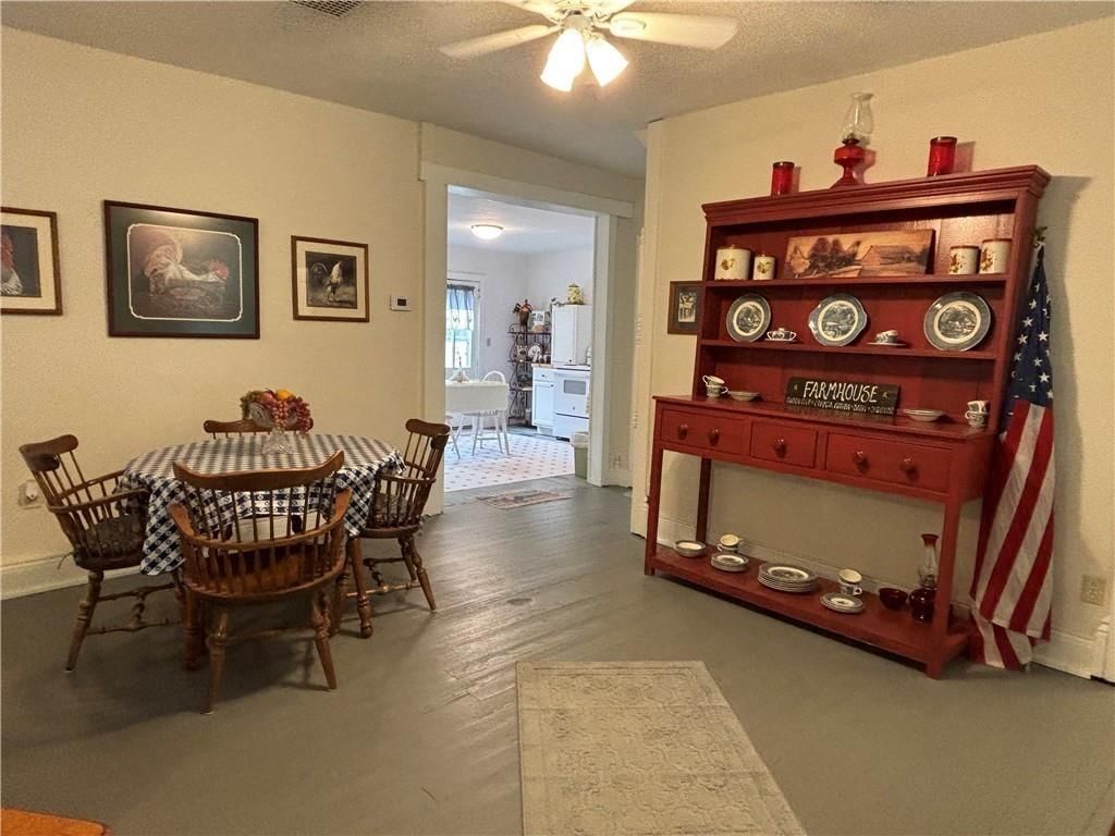 324 W Walnut Street — photo 14