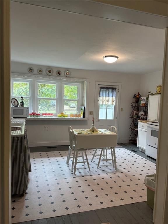 324 W Walnut Street — photo 16