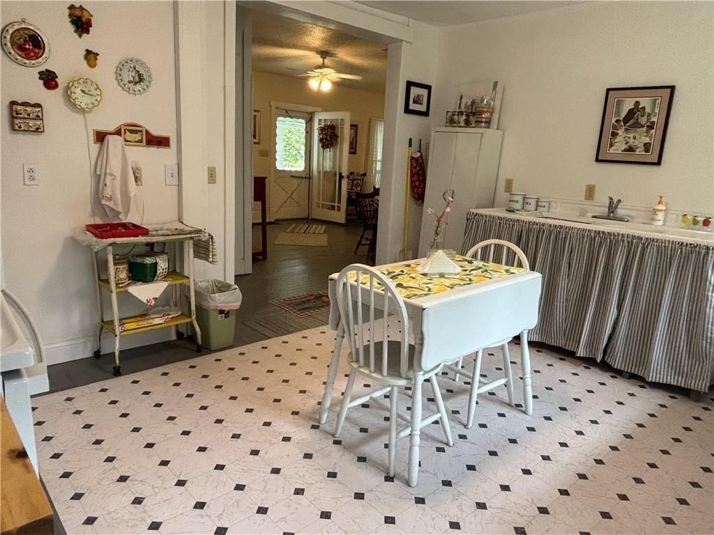 324 W Walnut Street — photo 17
