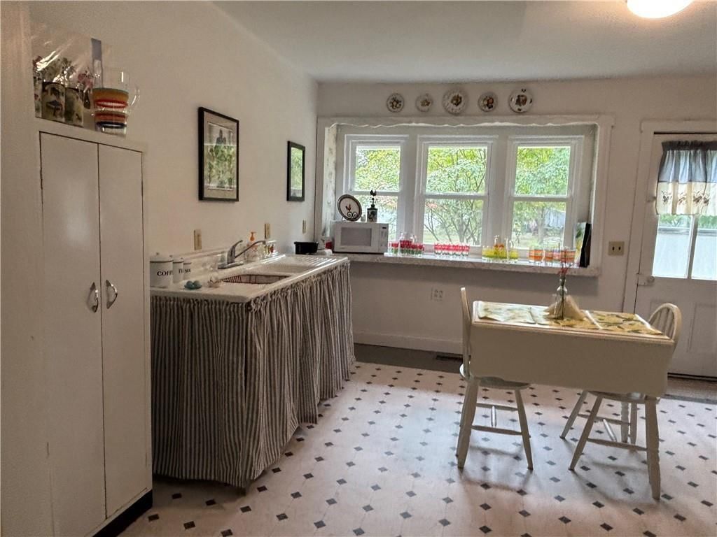324 W Walnut Street — photo 18