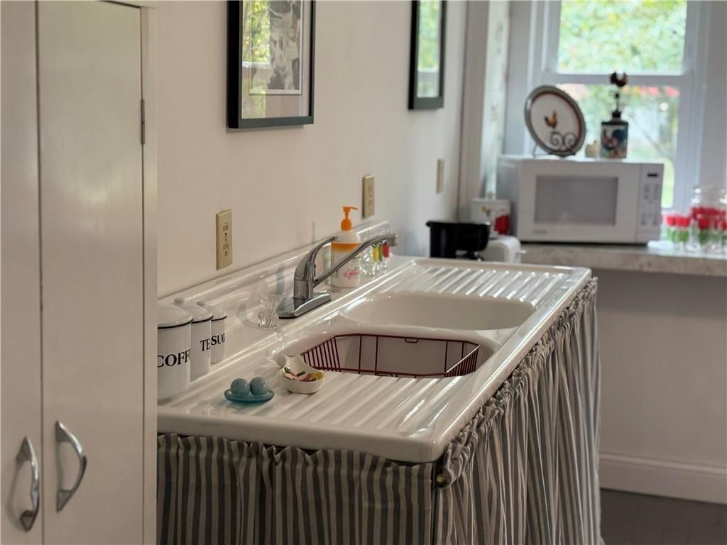 324 W Walnut Street — photo 25