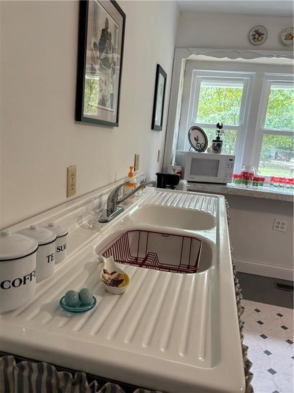 324 W Walnut Street — photo 26