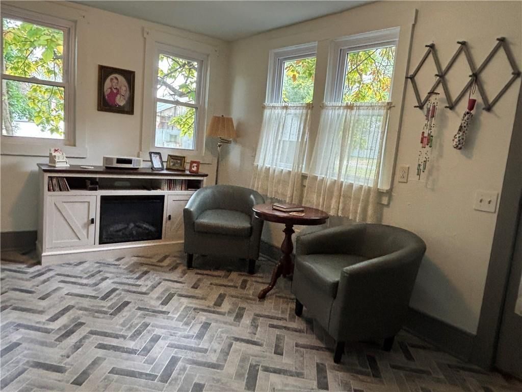 324 W Walnut Street — photo 28