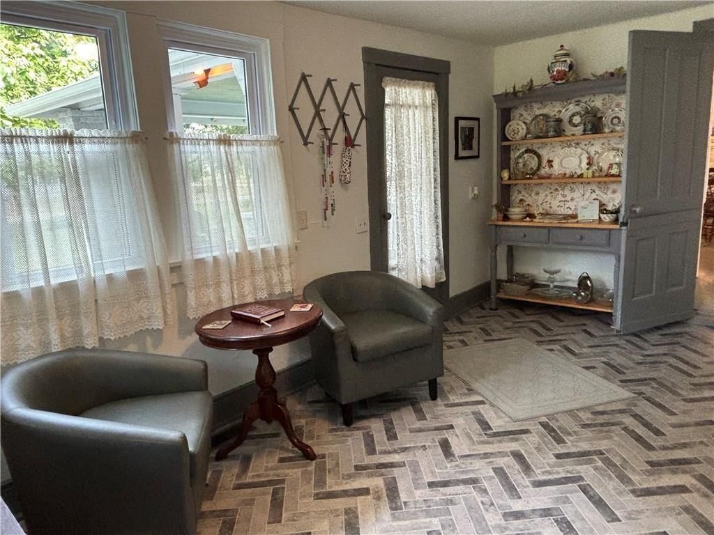 324 W Walnut Street — photo 29