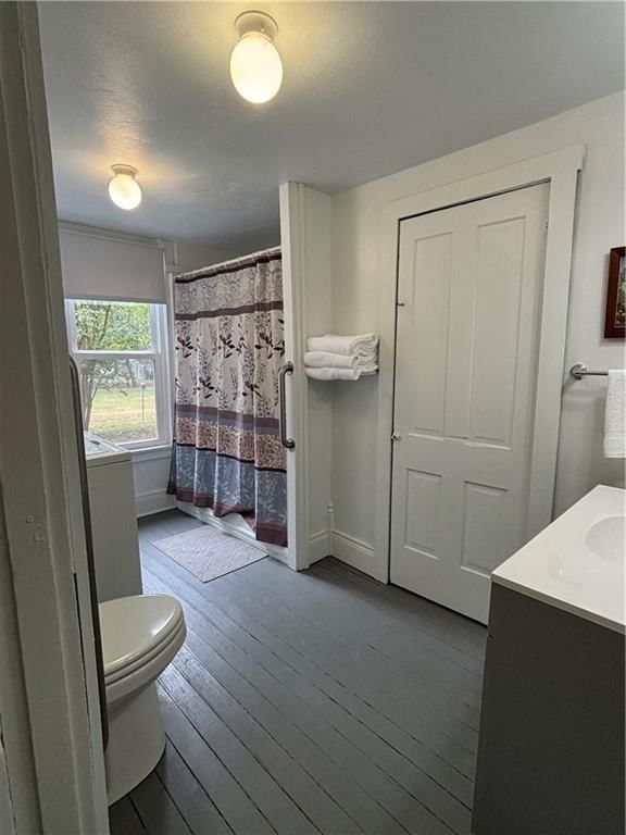324 W Walnut Street — photo 39