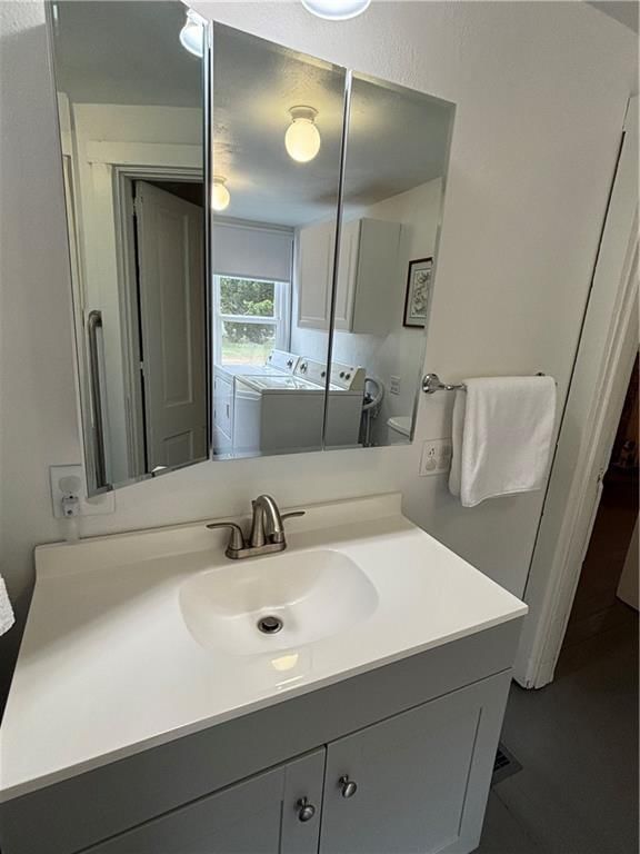 324 W Walnut Street — photo 41