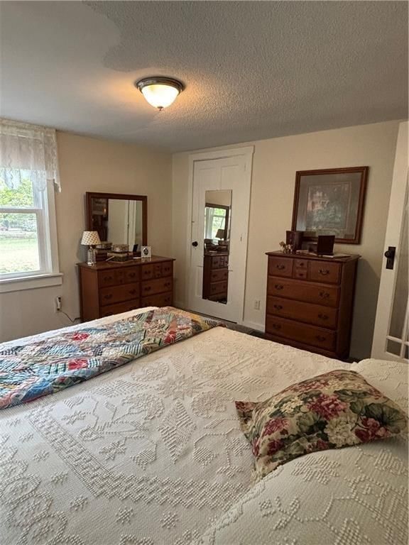 324 W Walnut Street — photo 44