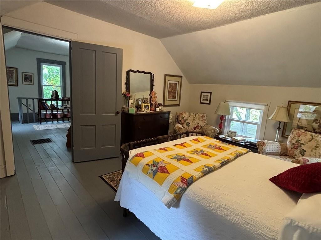 324 W Walnut Street — photo 48