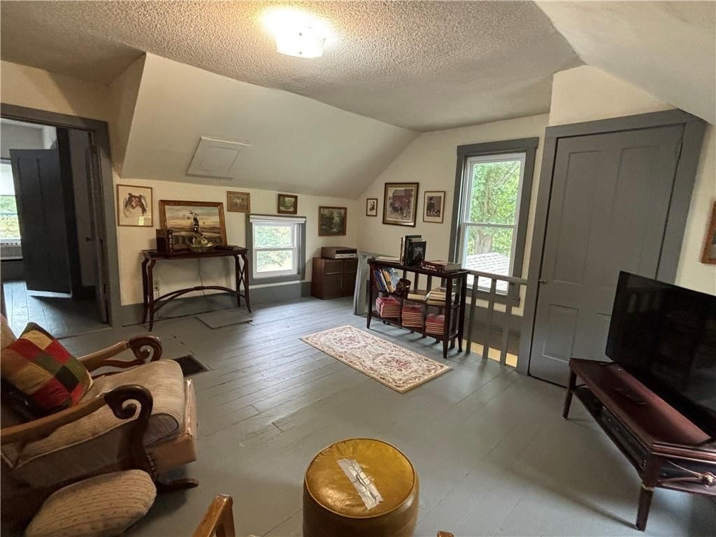 324 W Walnut Street — photo 52