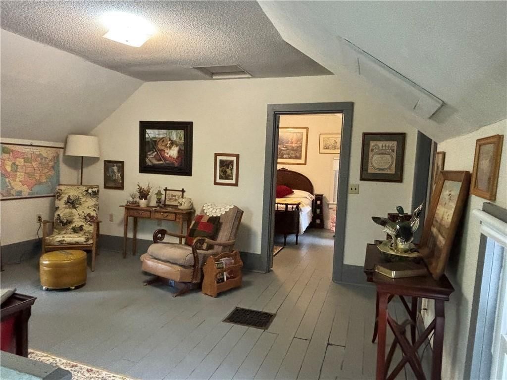 324 W Walnut Street — photo 53