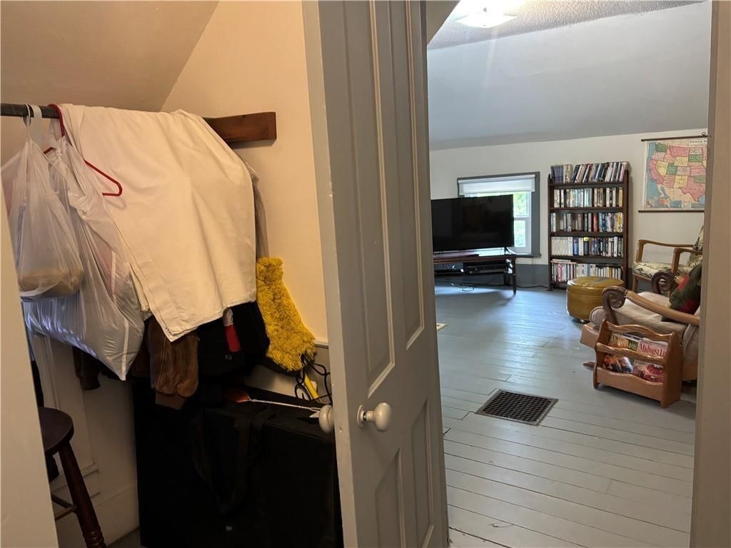 324 W Walnut Street — photo 54