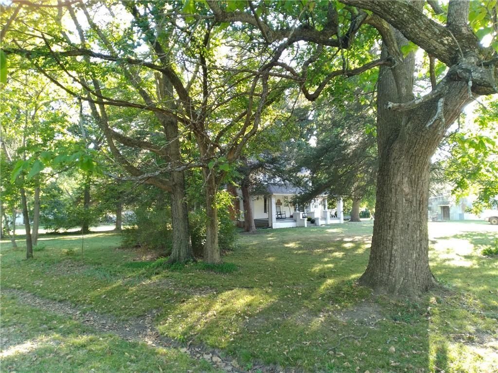 324 W Walnut Street — photo 64
