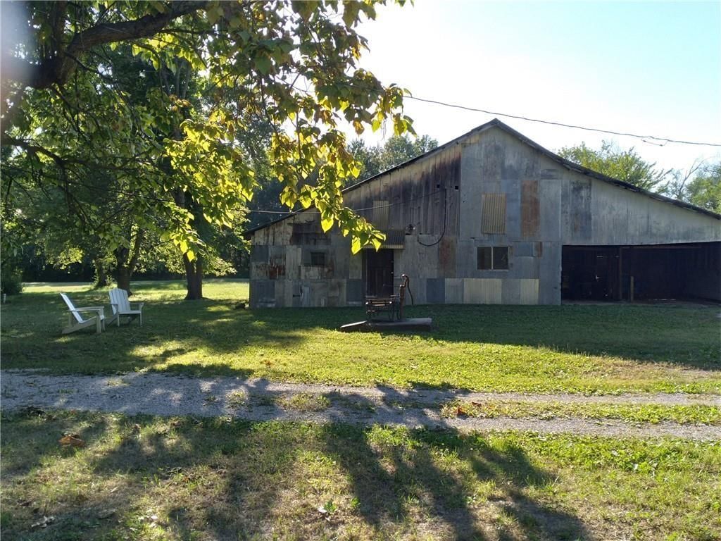 324 W Walnut Street — photo 65