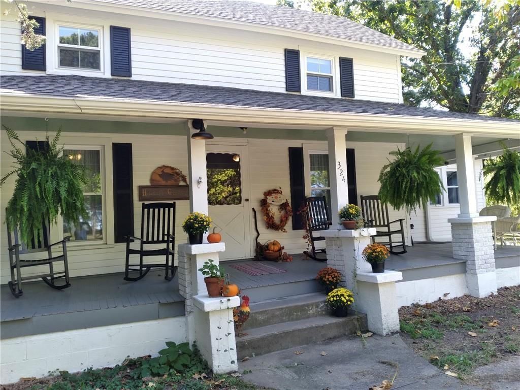 324 W Walnut Street — photo 66