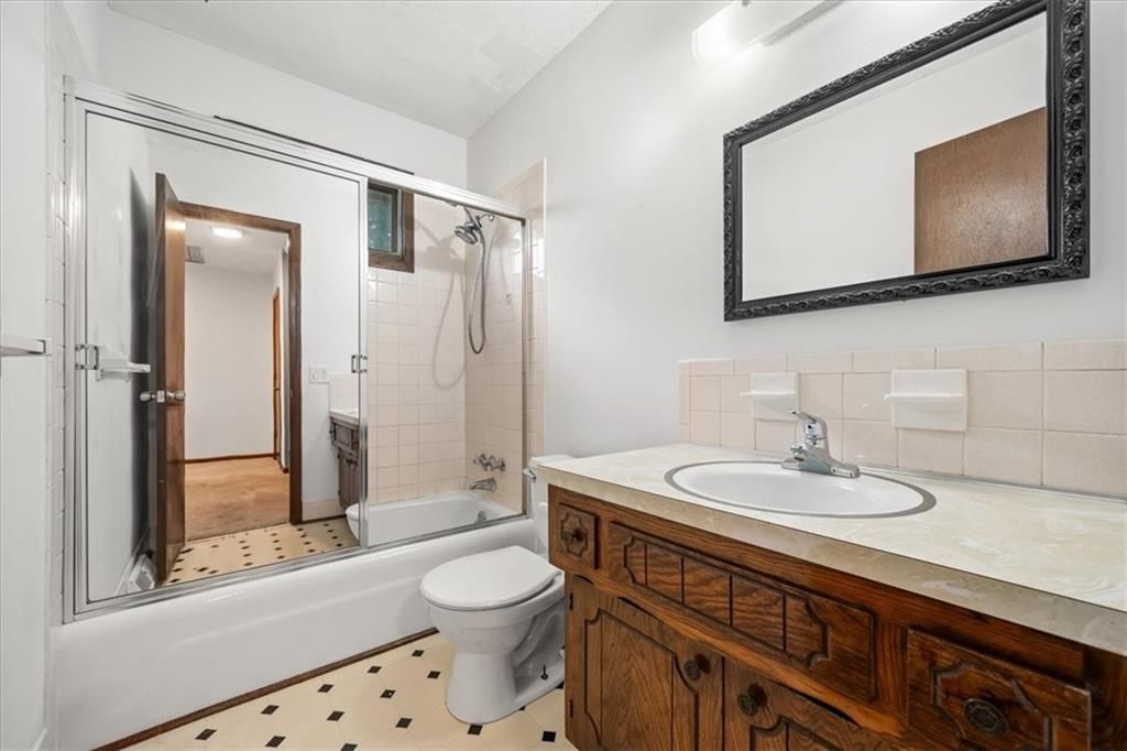 625 N Stevenson Street — photo 17