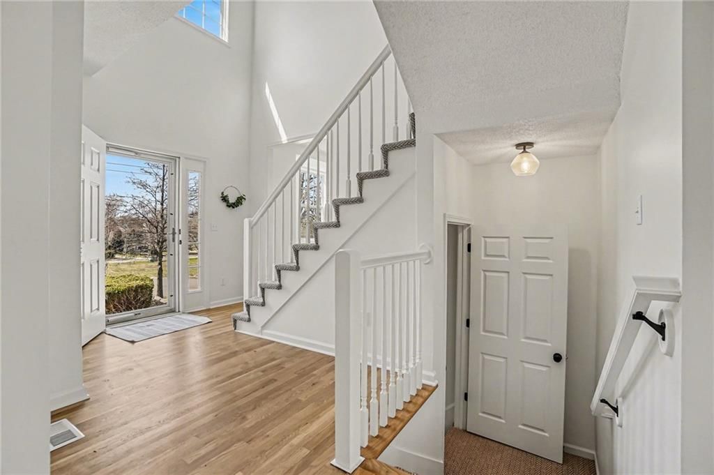 21320 W 98th Street — photo 3