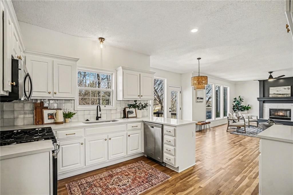21320 W 98th Street — photo 7