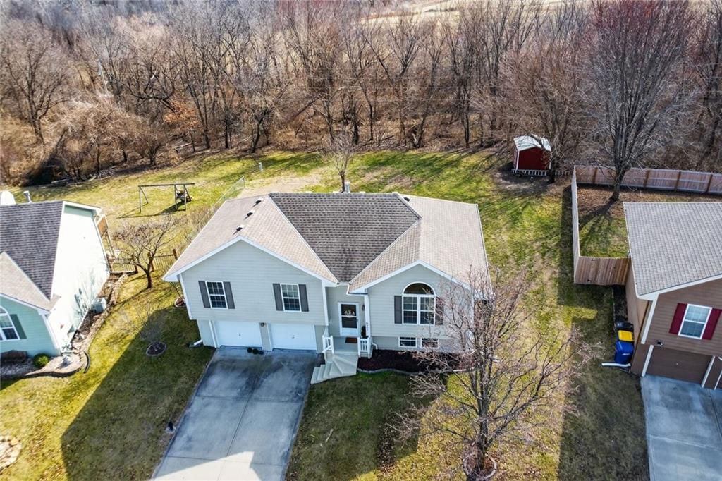 901 NE 194th Terrace, Smithville, MO