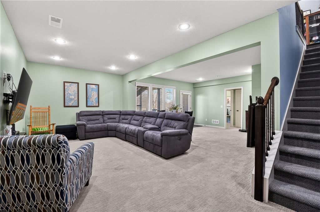 113 N Eastglen Drive — photo 28