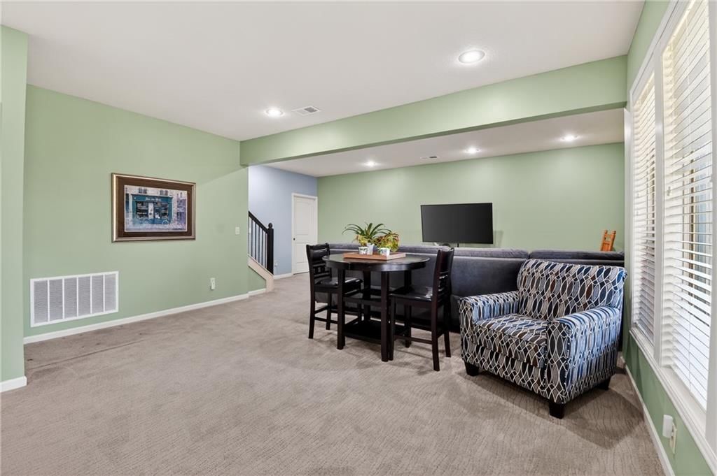 113 N Eastglen Drive — photo 29