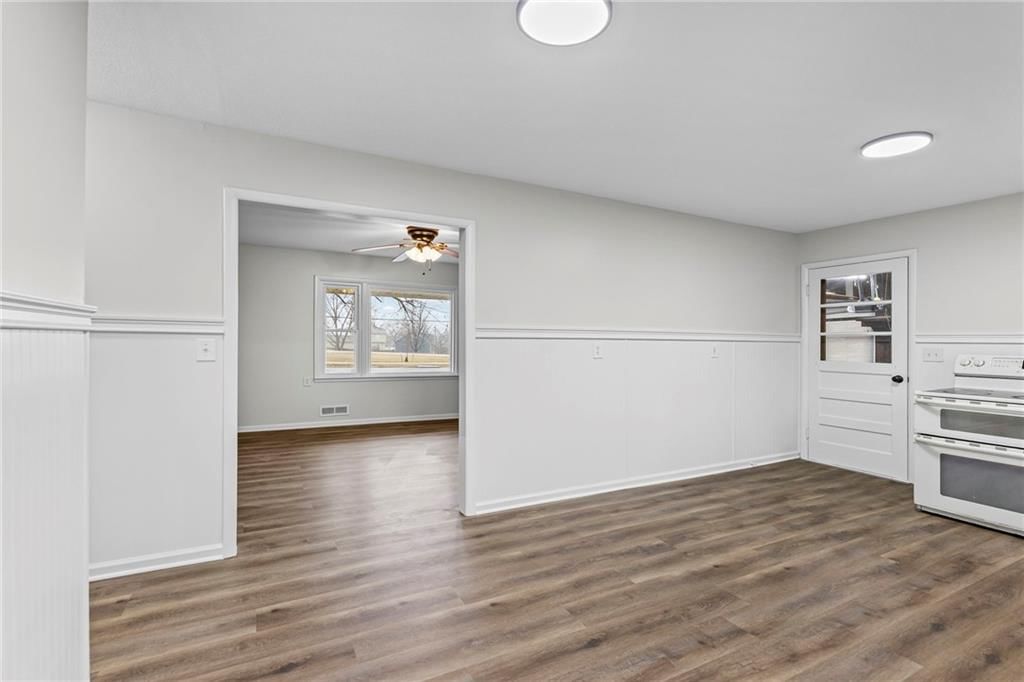 2409 N 155th Street — photo 7