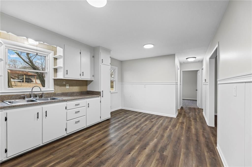 2409 N 155th Street — photo 9