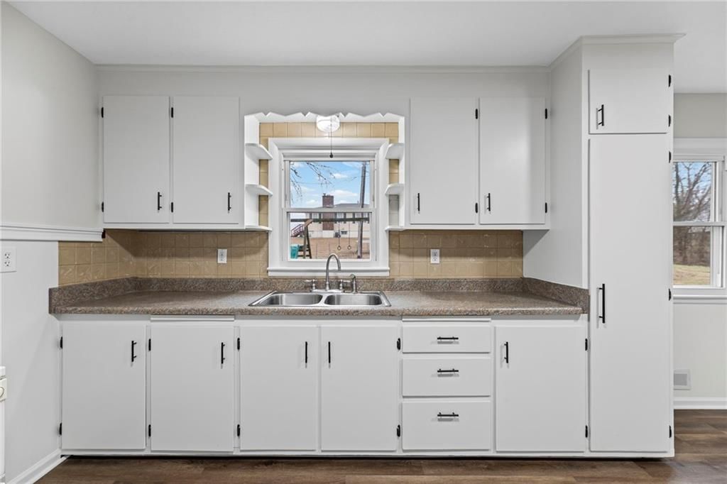 2409 N 155th Street — photo 11