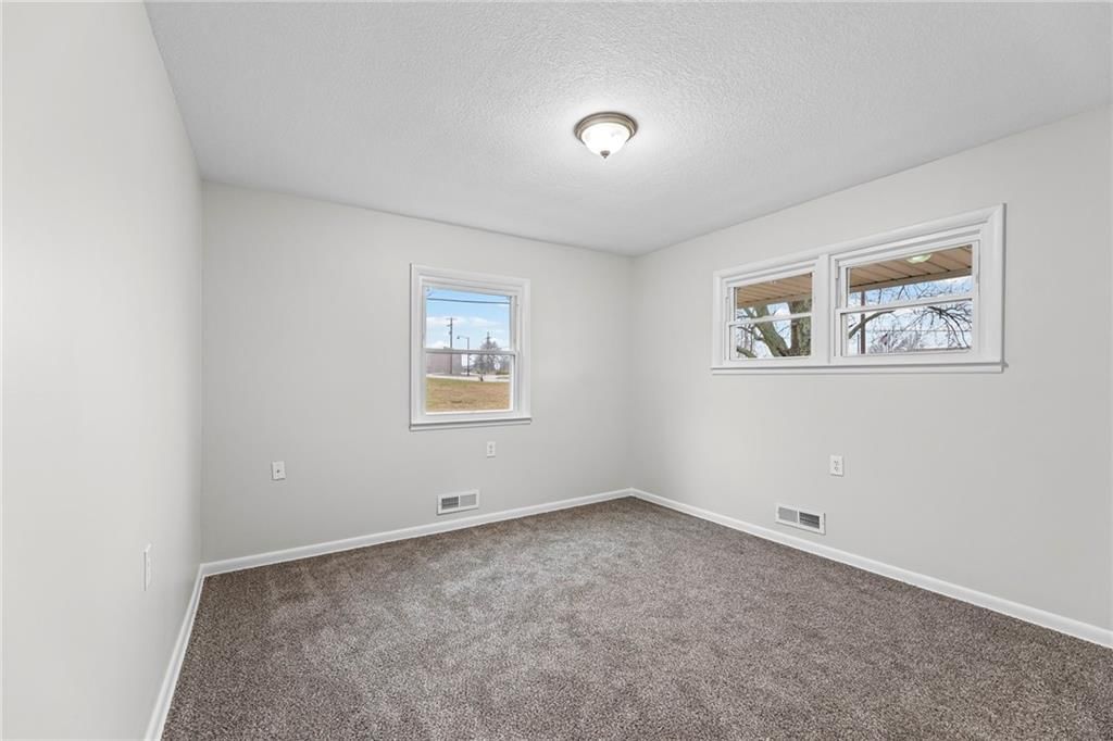 2409 N 155th Street — photo 15