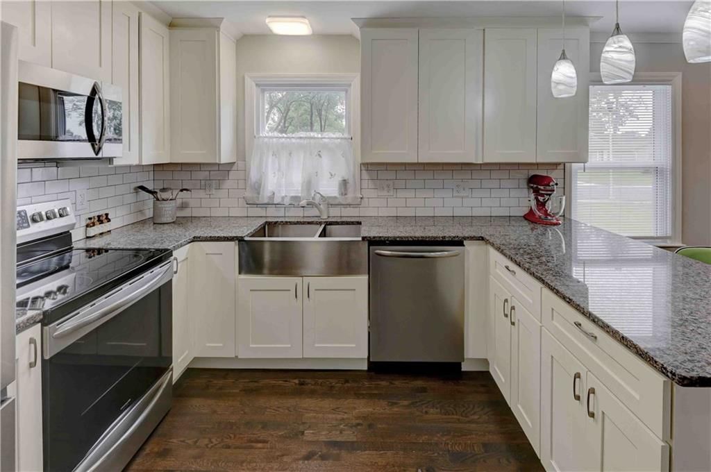 7722 W 66th Terrace — photo 3