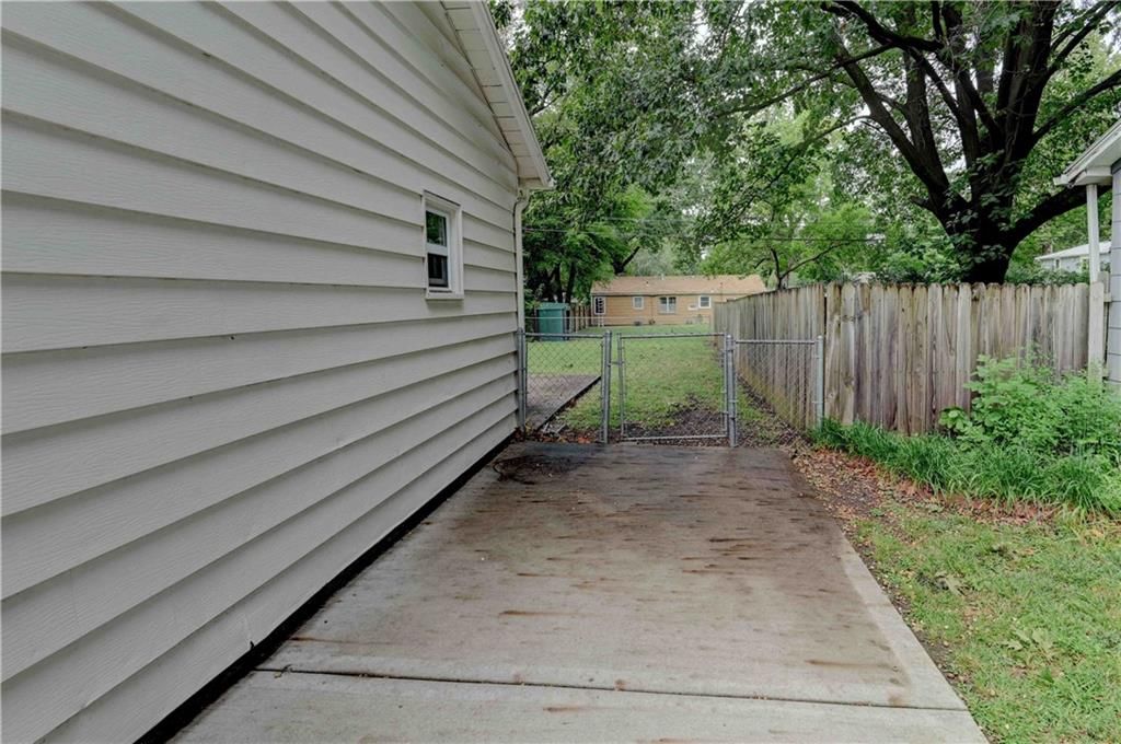 7722 W 66th Terrace — photo 30