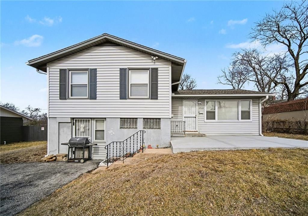 4940 E 40th Place, Kansas City, MO