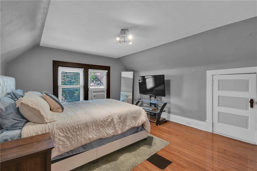 808 E 31st Terrace — photo 34