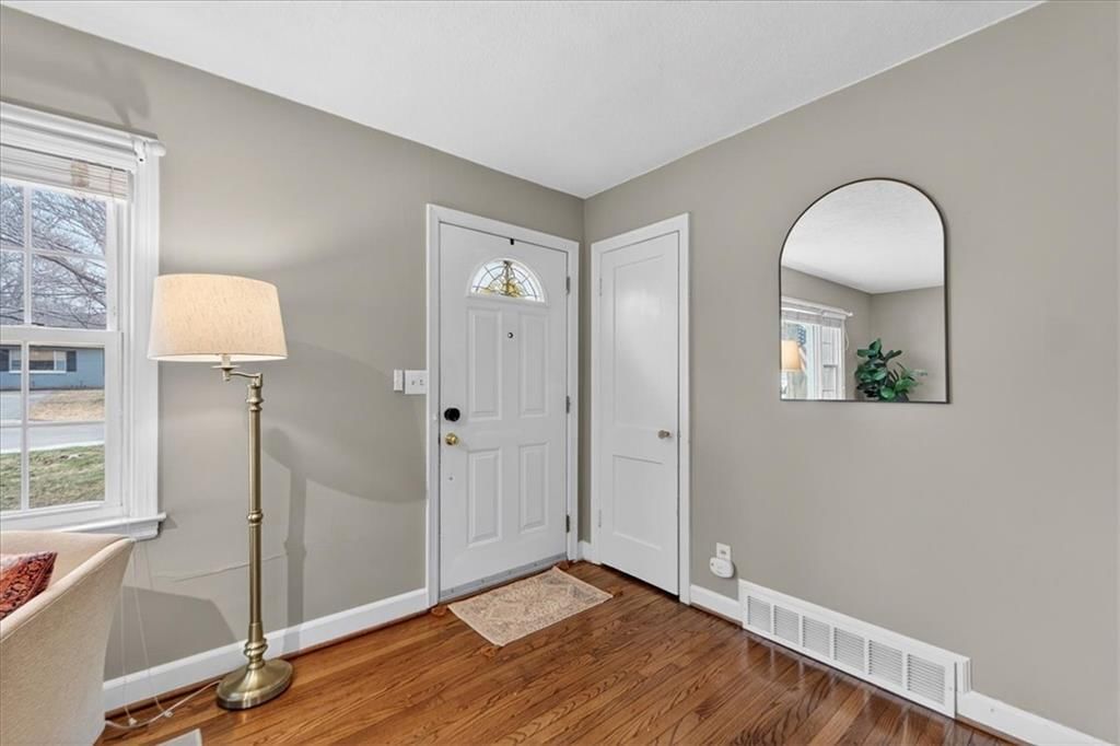 5048 CANTERBURY Street — photo 8