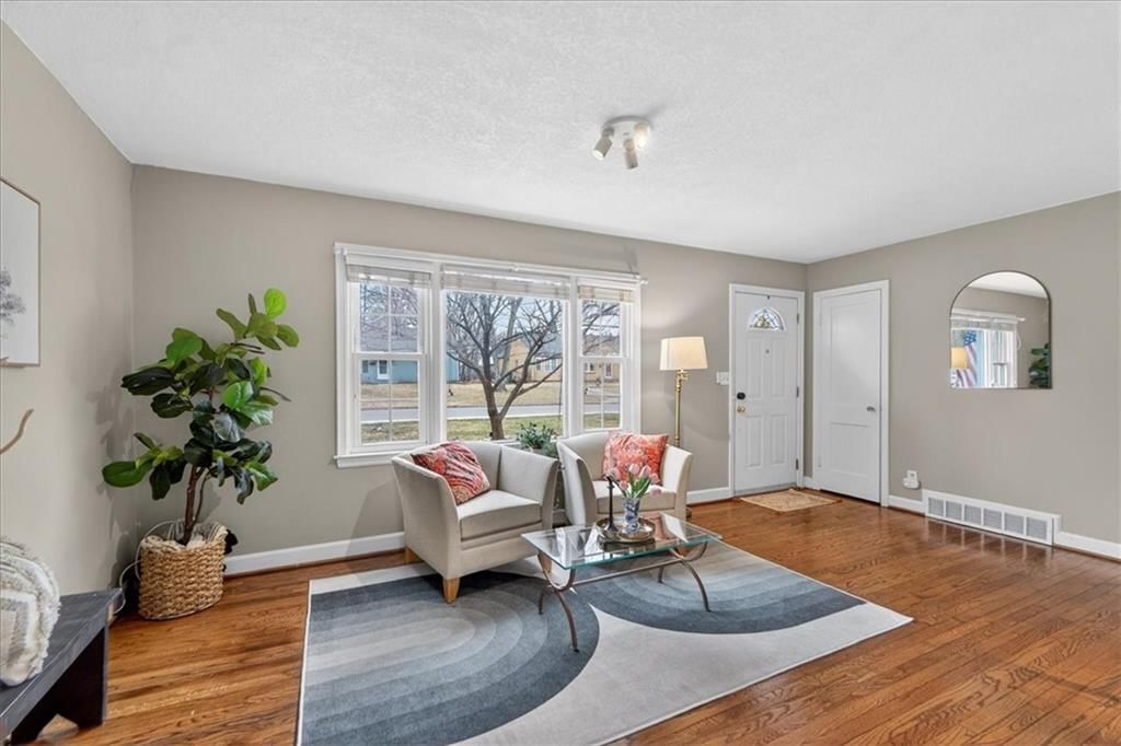 5048 CANTERBURY Street — photo 9
