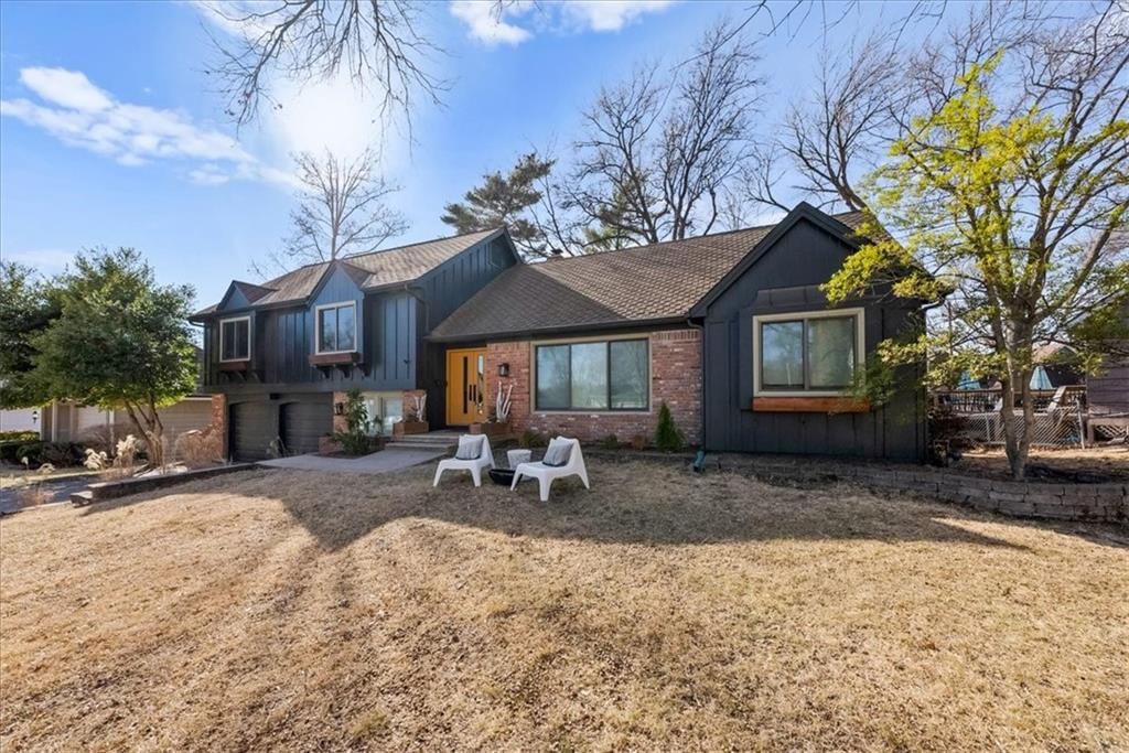 10206 Linden Street — photo 3