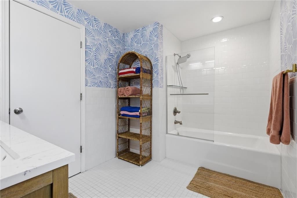 103 E Meyer Boulevard — photo 26