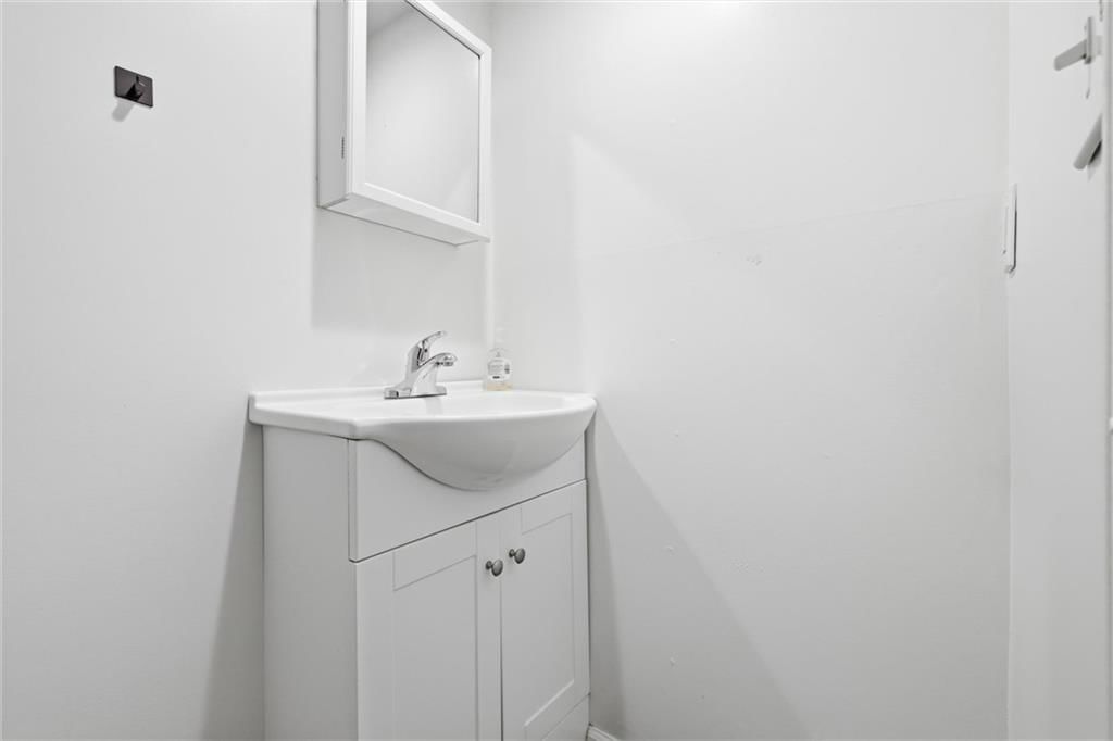 103 E Meyer Boulevard — photo 30