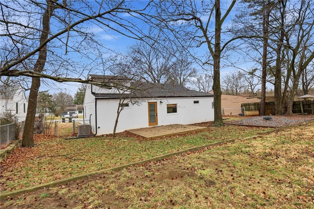 504 NW Holly Lane — photo 27