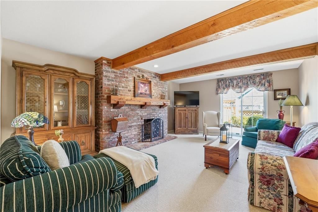 338 Woodlawn Circle — photo 3