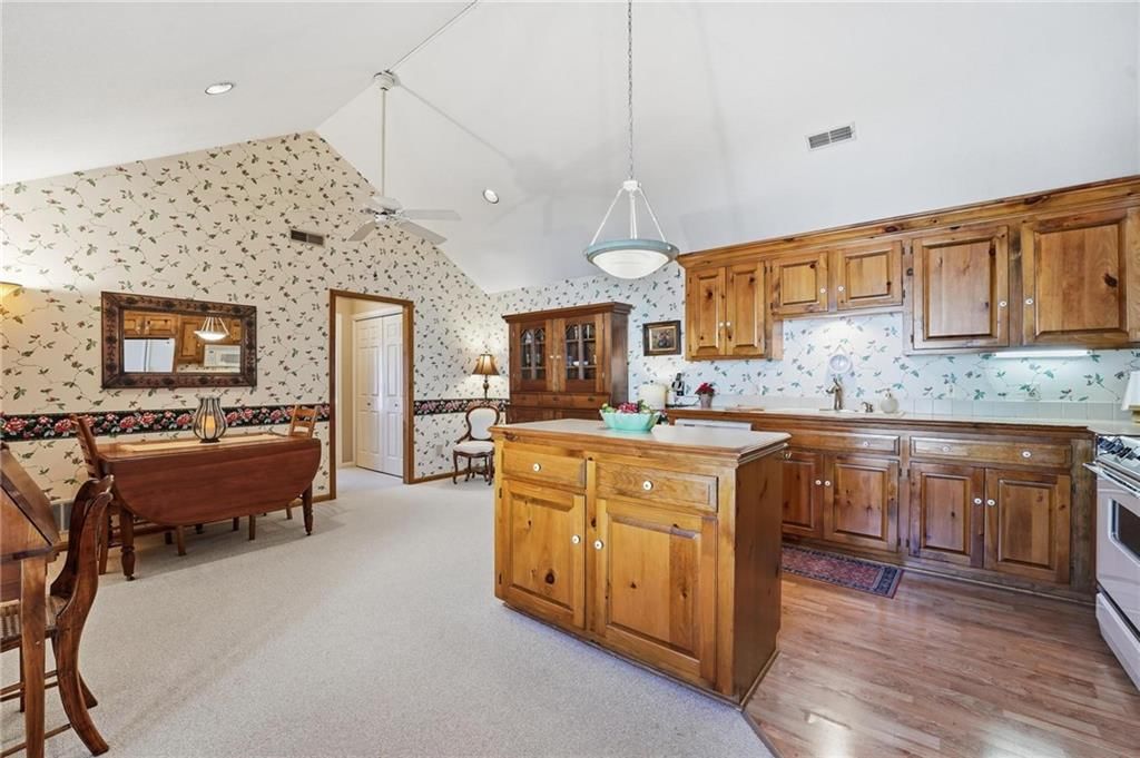 338 Woodlawn Circle — photo 12